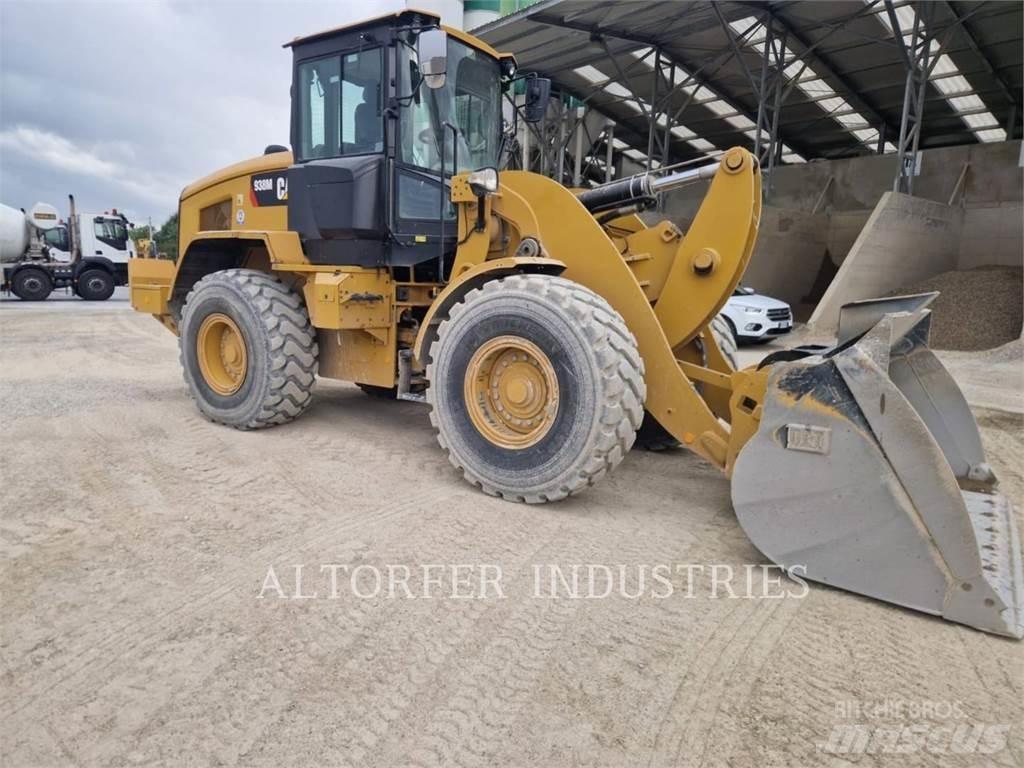 CAT 938M Pale gommate