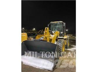 CAT 938M Pale gommate