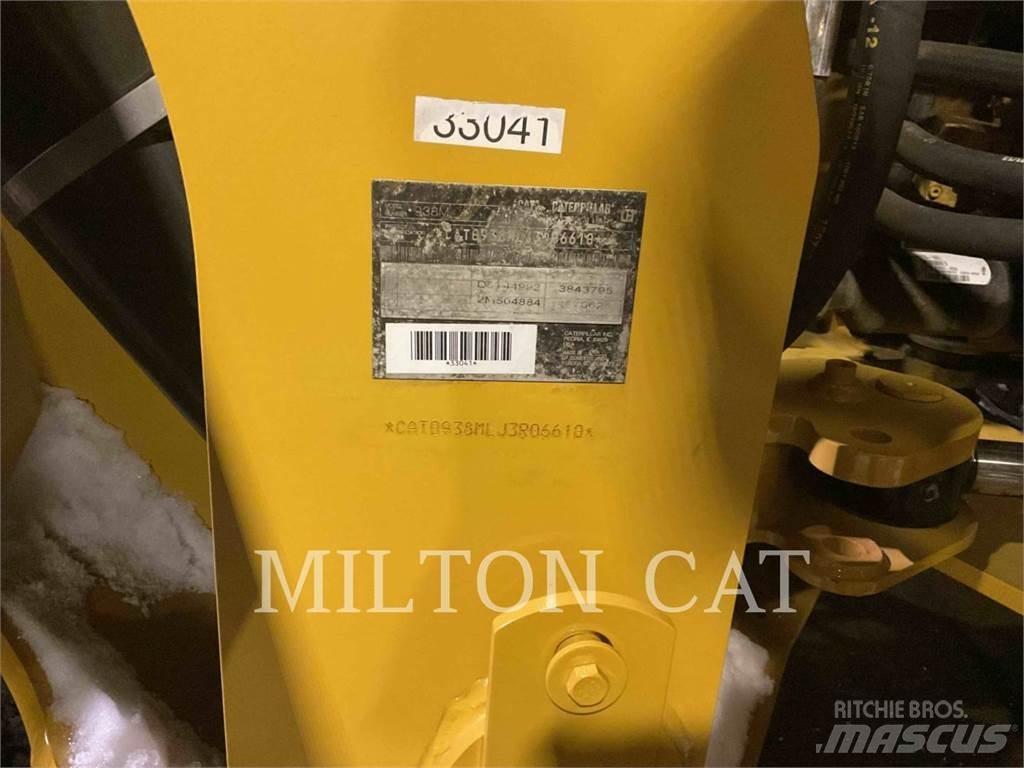 CAT 938M Pale gommate