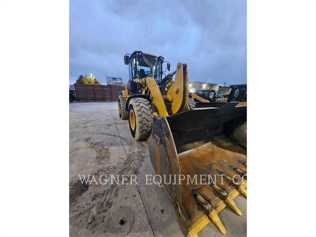 CAT 938M Pale gommate