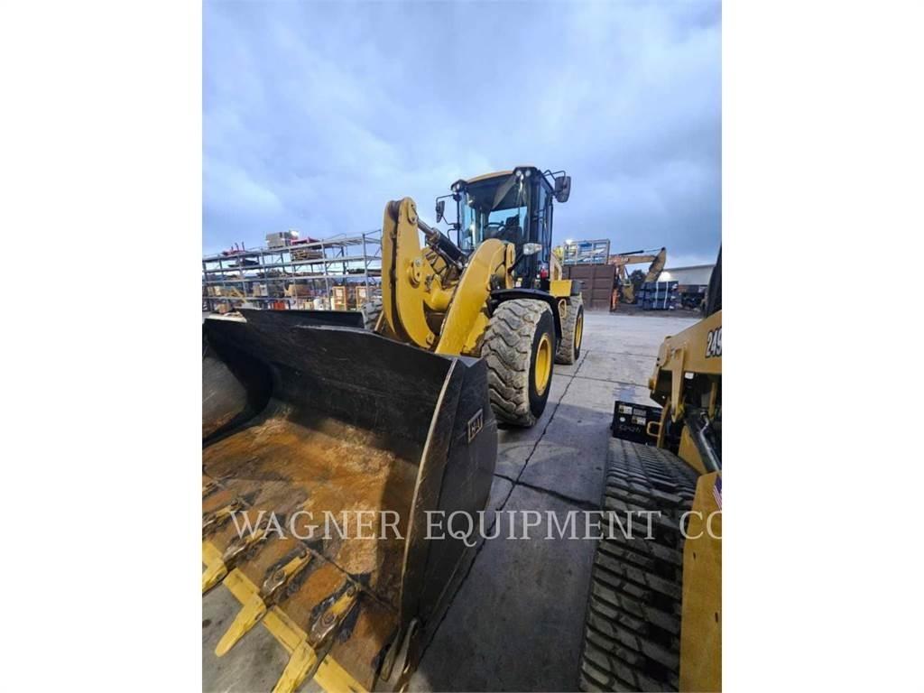 CAT 938M Pale gommate