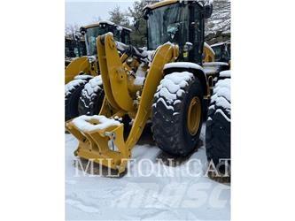 CAT 938M Pale gommate