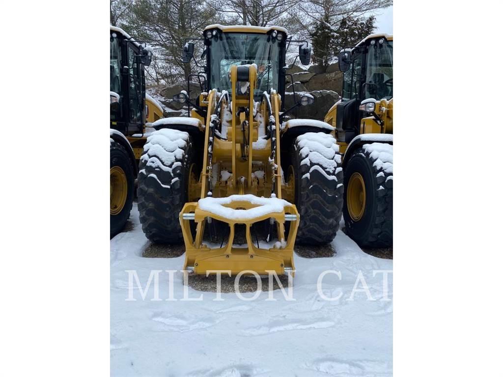 CAT 938M Pale gommate