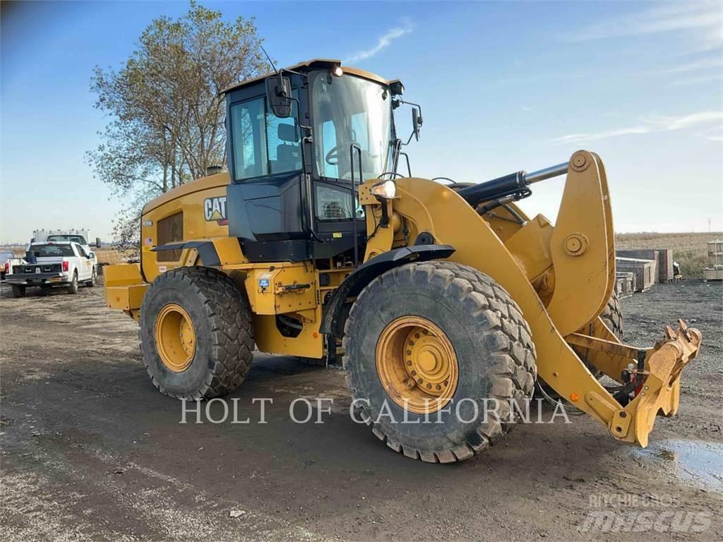 CAT 938M Pale gommate