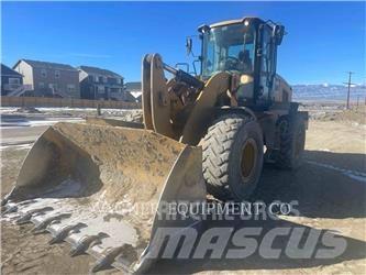 CAT 938M Pale gommate