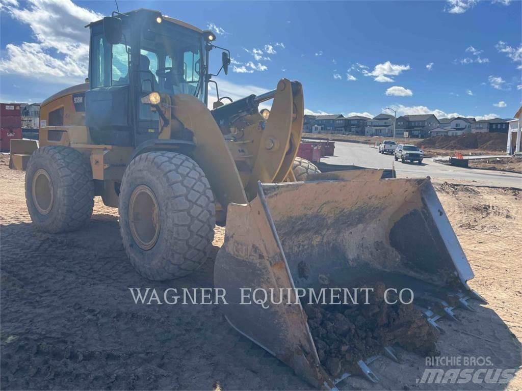CAT 938M Pale gommate