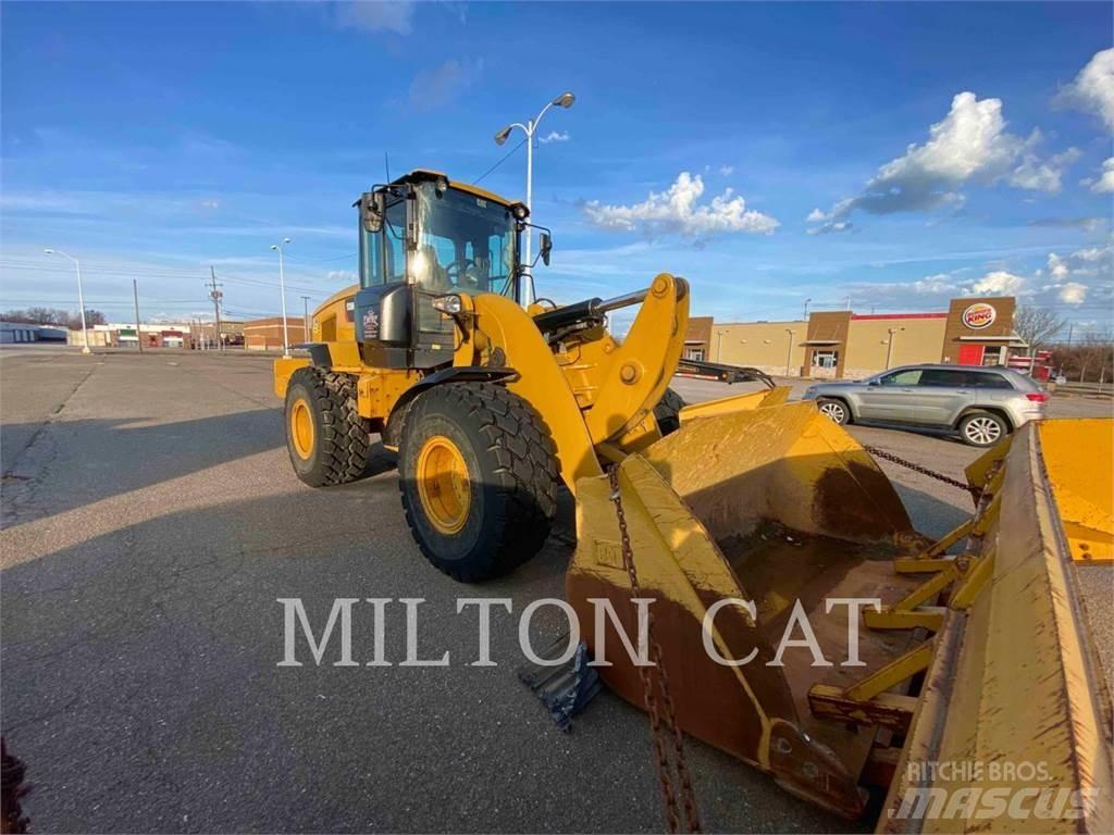 CAT 938M Pale gommate