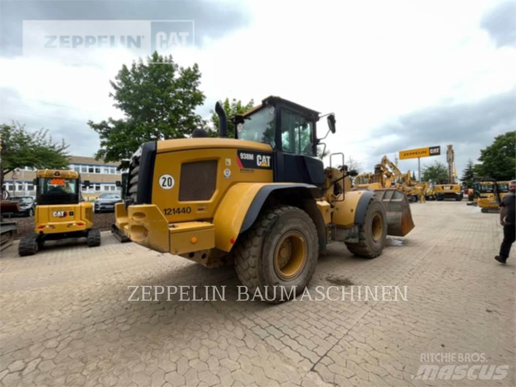 CAT 938M Pale gommate
