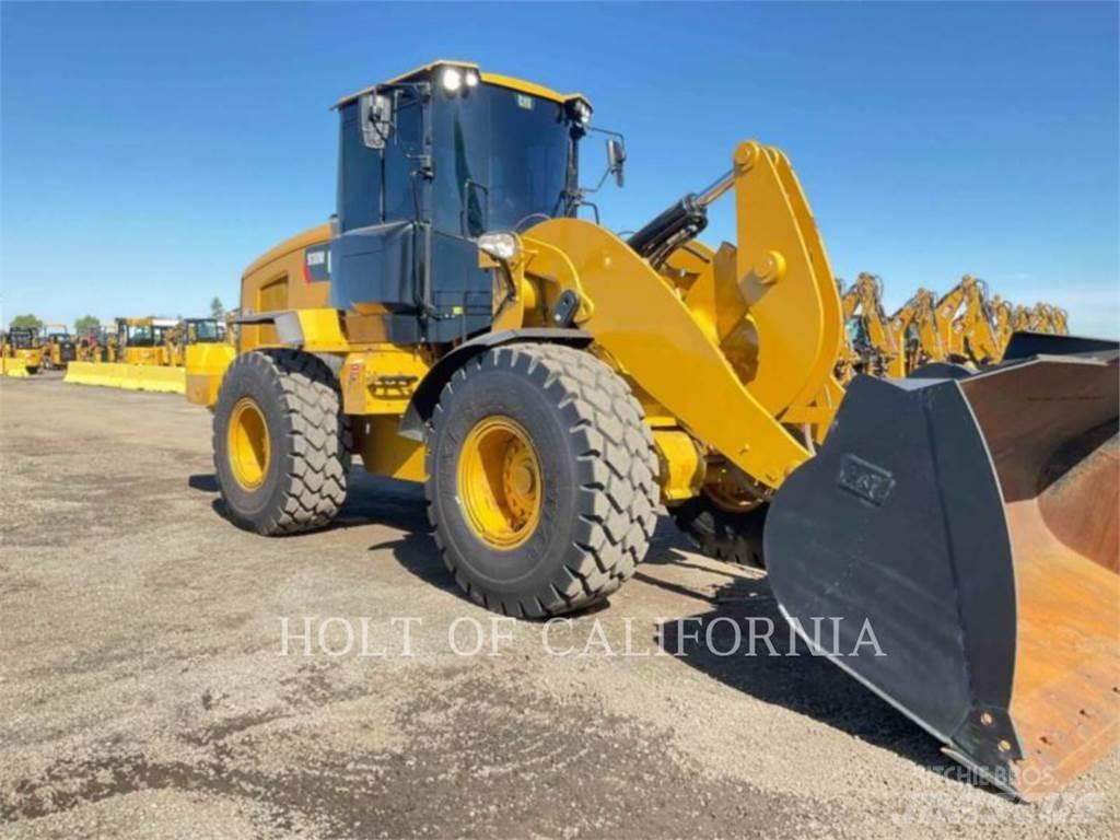 CAT 938M Pale gommate