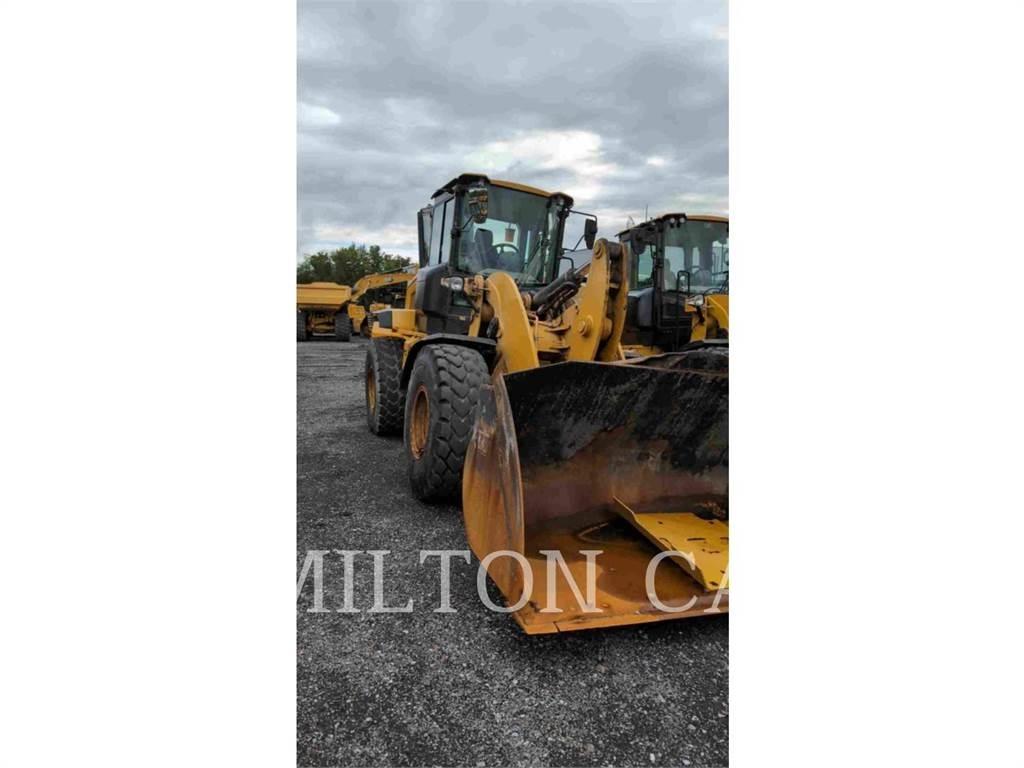 CAT 938M Pale gommate