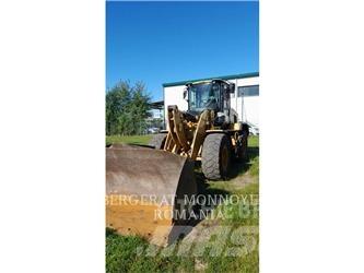 CAT 938M Pale gommate