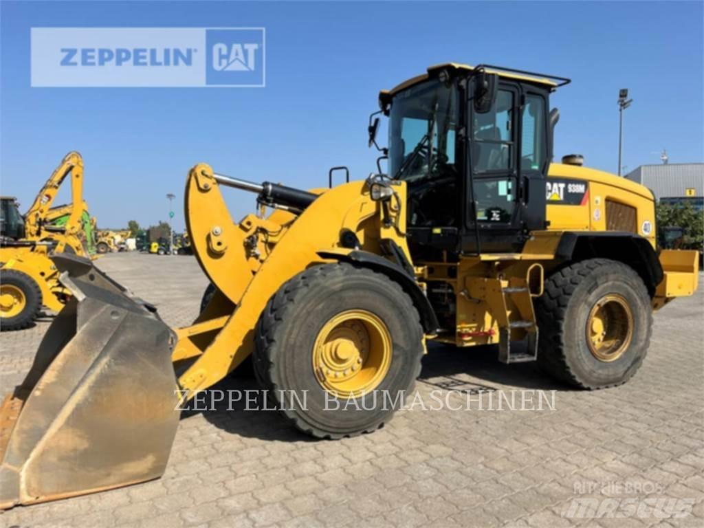 CAT 938M Pale gommate