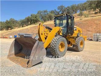 CAT 938M Pale gommate