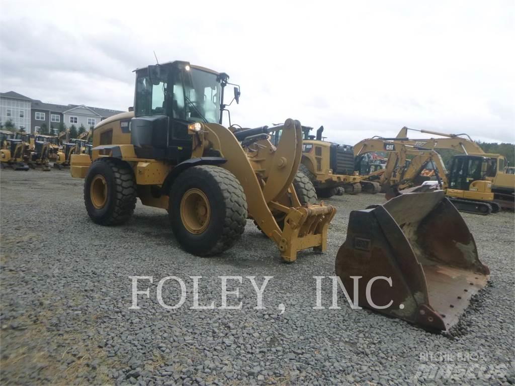 CAT 938M Pale gommate