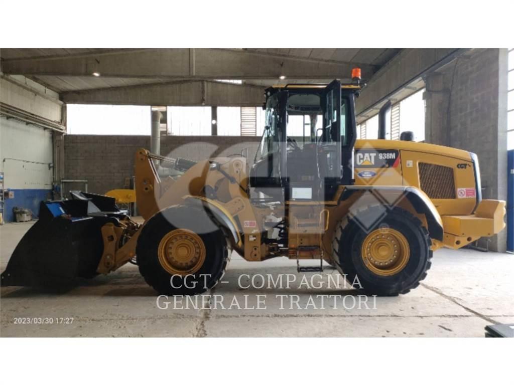 CAT 938M Pale gommate