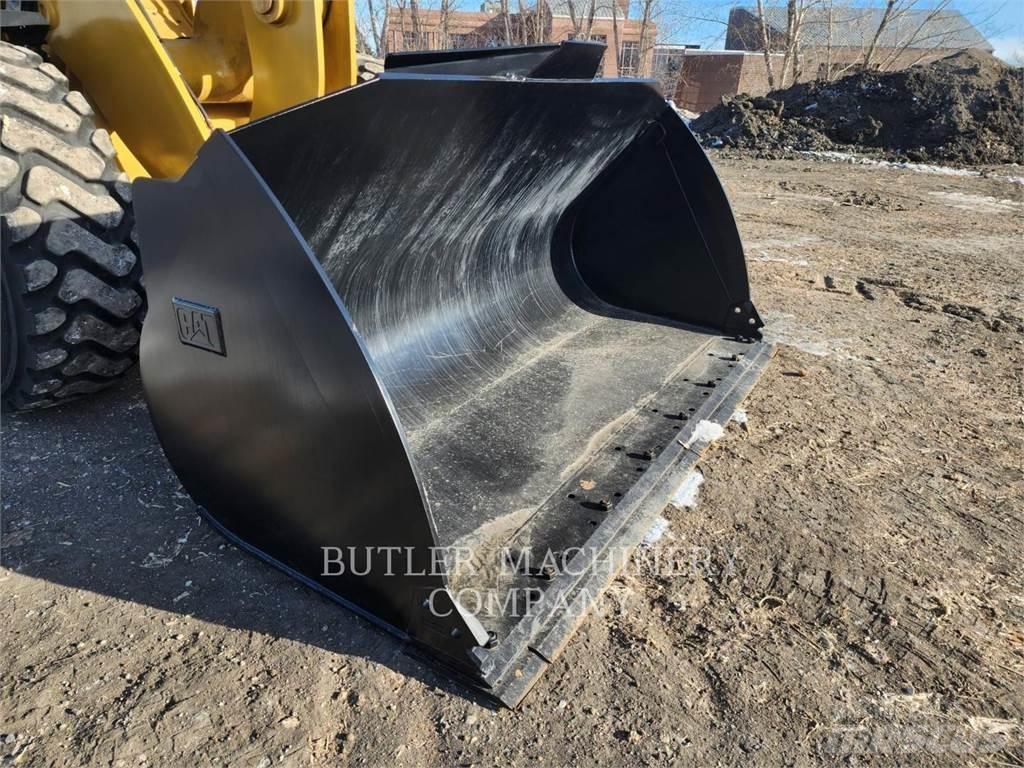 CAT 938M Pale gommate
