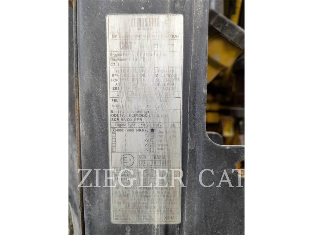 CAT 938M Pale gommate