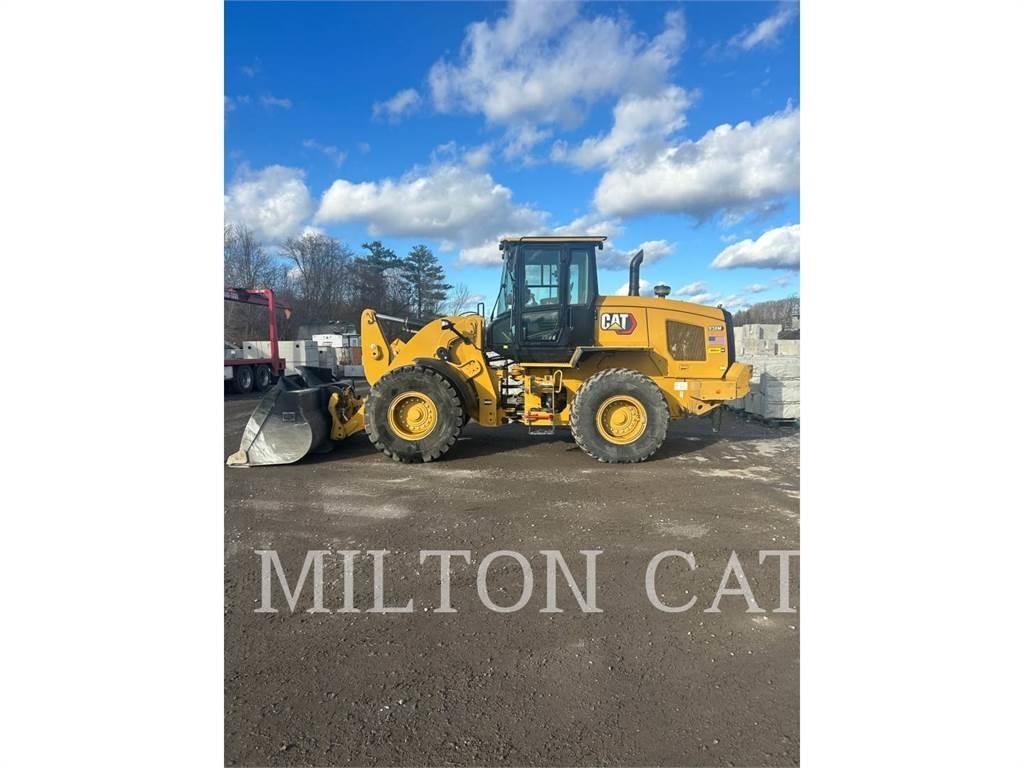 CAT 938M Pale gommate