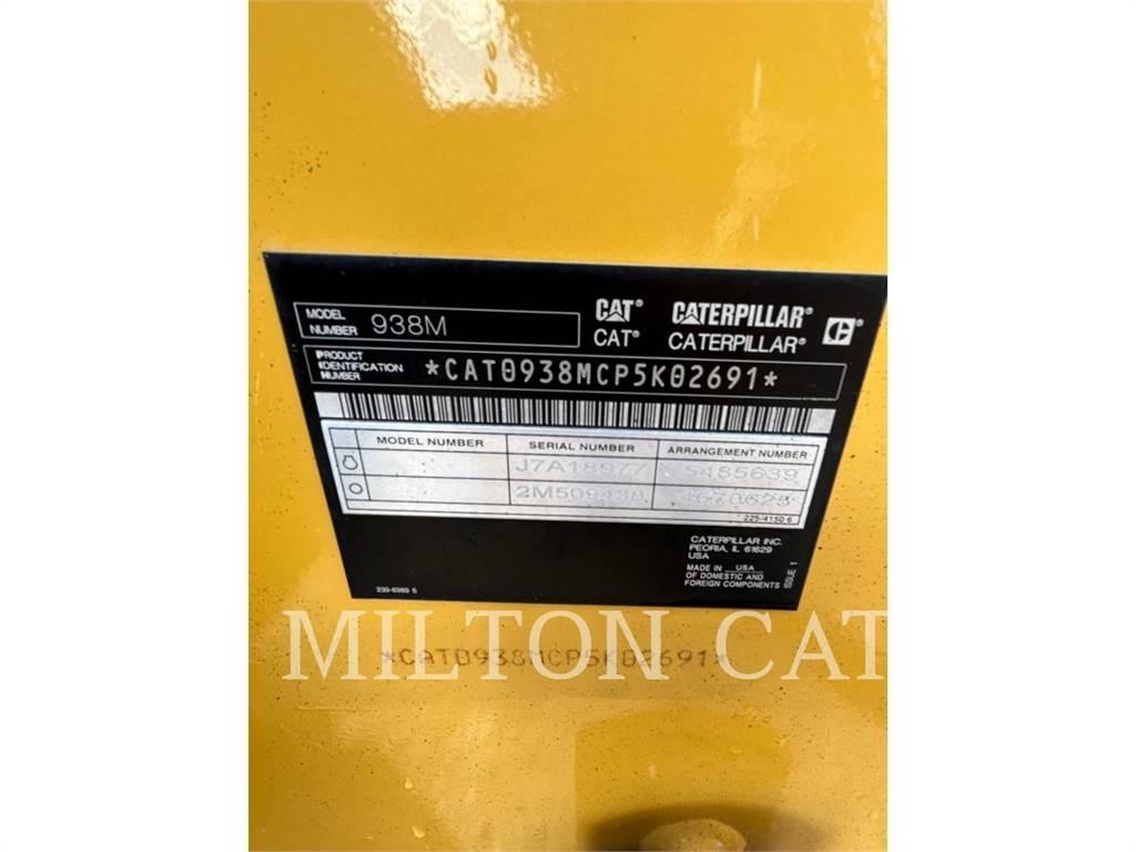 CAT 938M Pale gommate