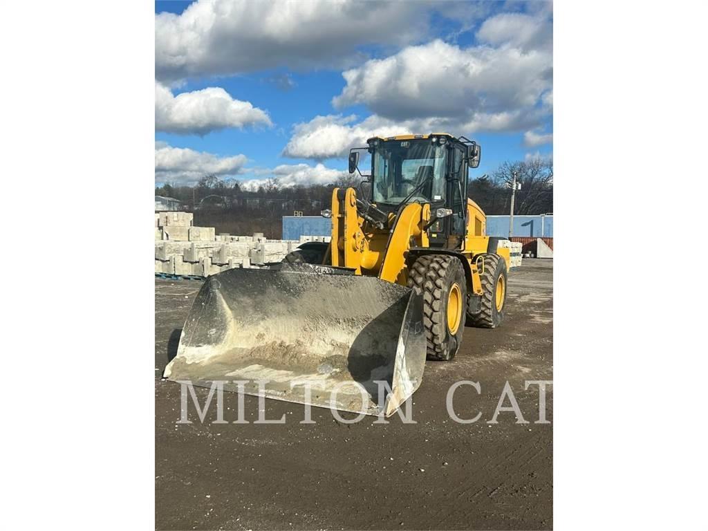 CAT 938M Pale gommate