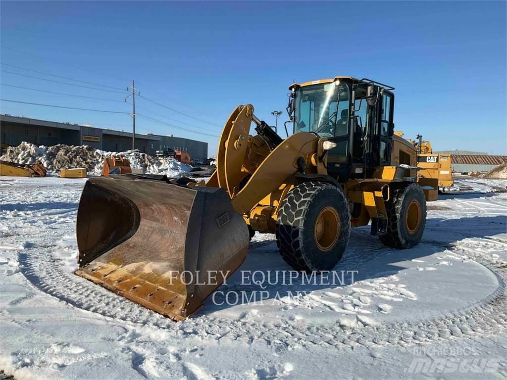 CAT 938M Pale gommate