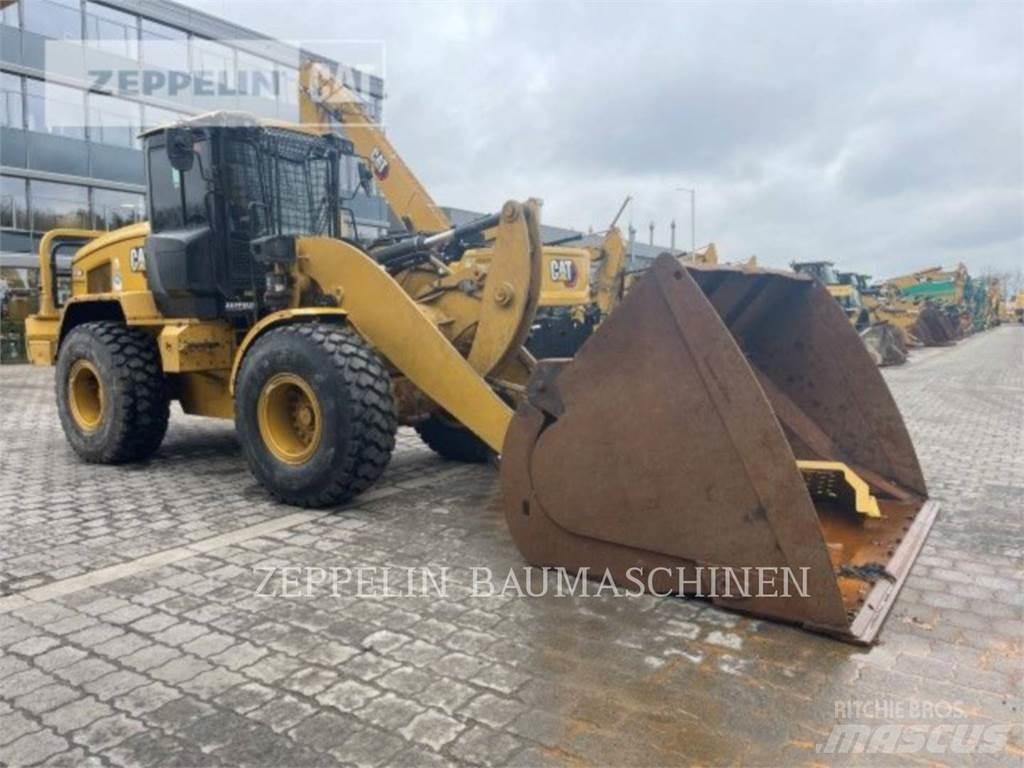 CAT 938M Pale gommate