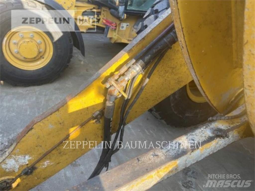 CAT 938M Pale gommate