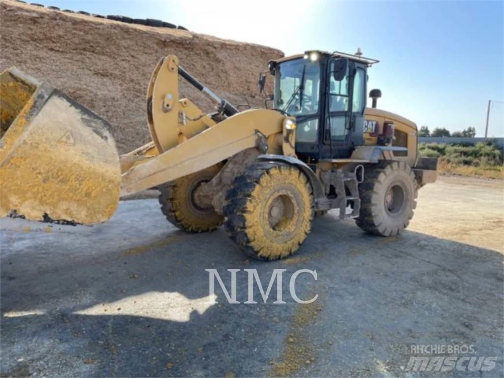 CAT 938M Pale gommate