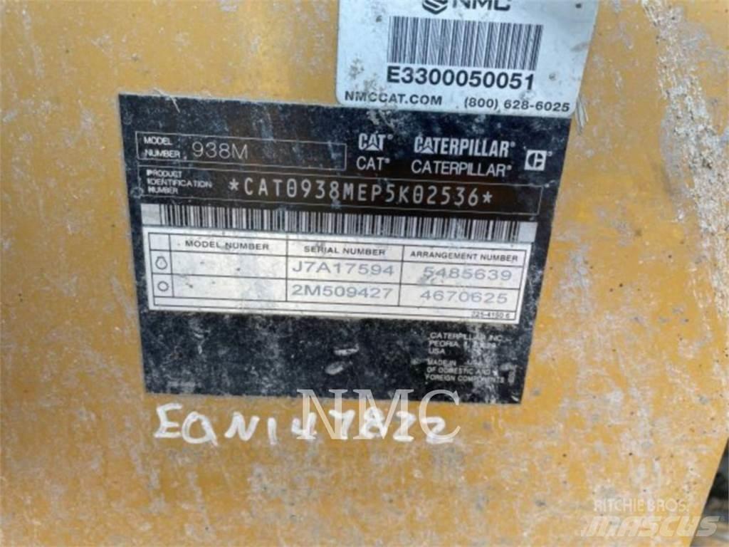 CAT 938M Pale gommate