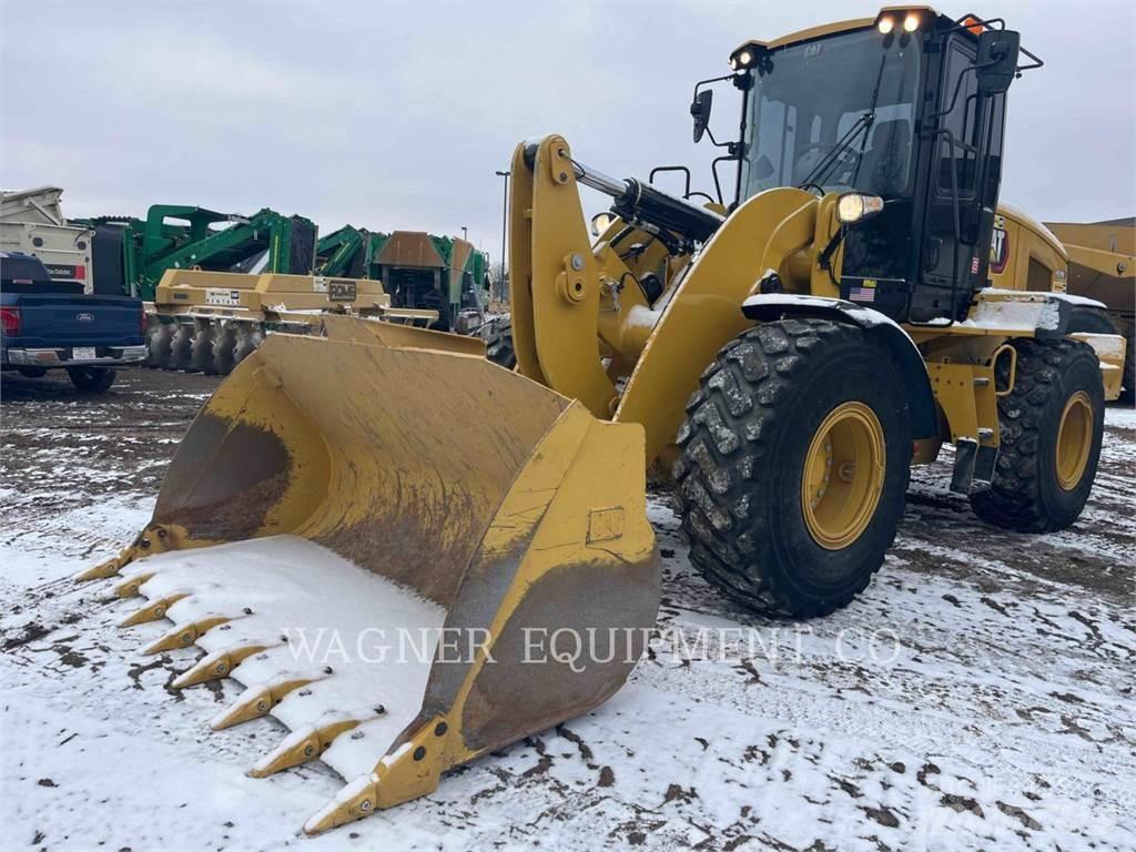 CAT 938M Pale gommate