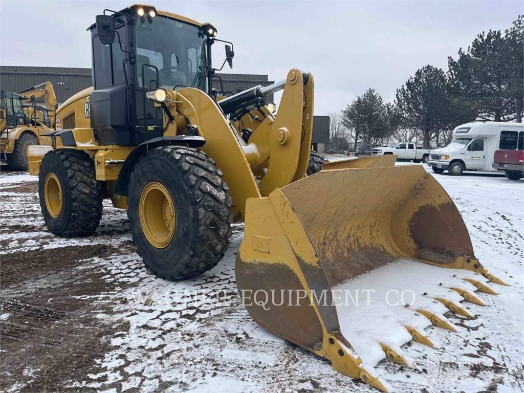 CAT 938M Pale gommate