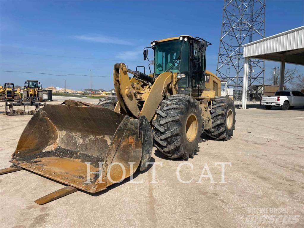 CAT 938M Pale gommate
