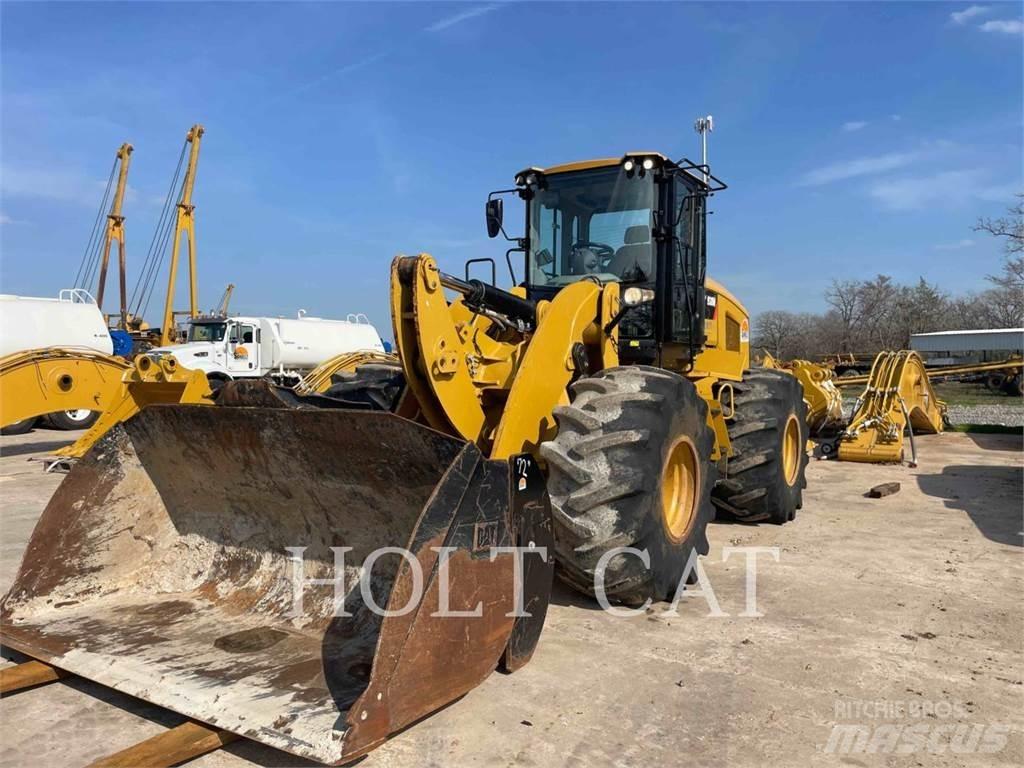 CAT 938M Pale gommate