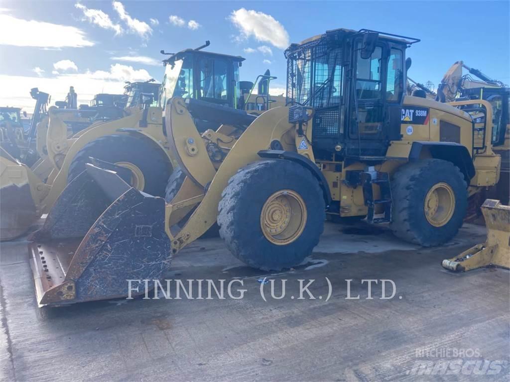 CAT 938M Pale gommate