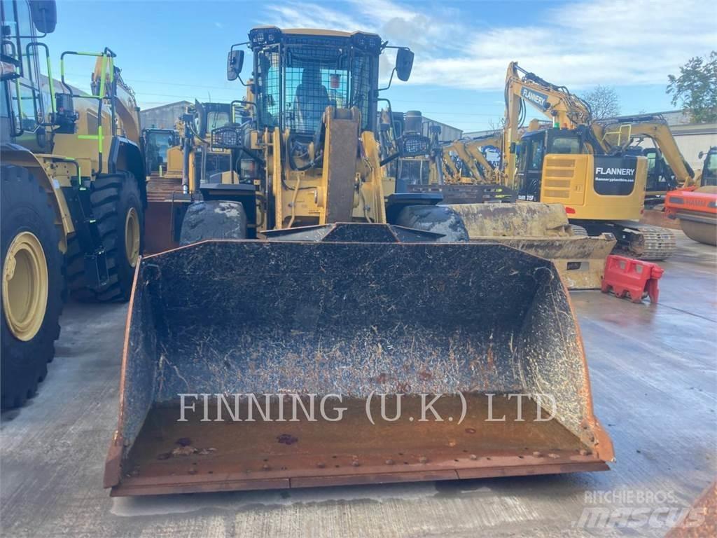 CAT 938M Pale gommate