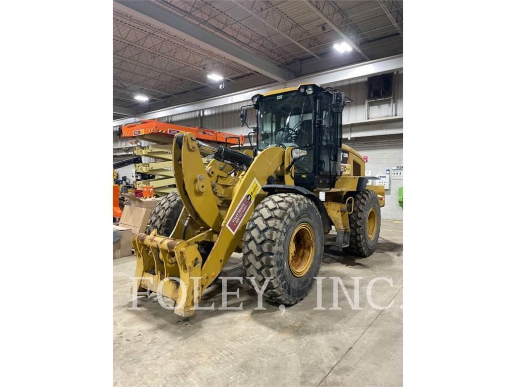 CAT 938M Pale gommate