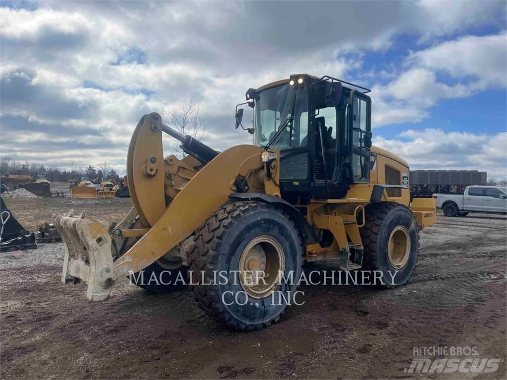CAT 938M Pale gommate