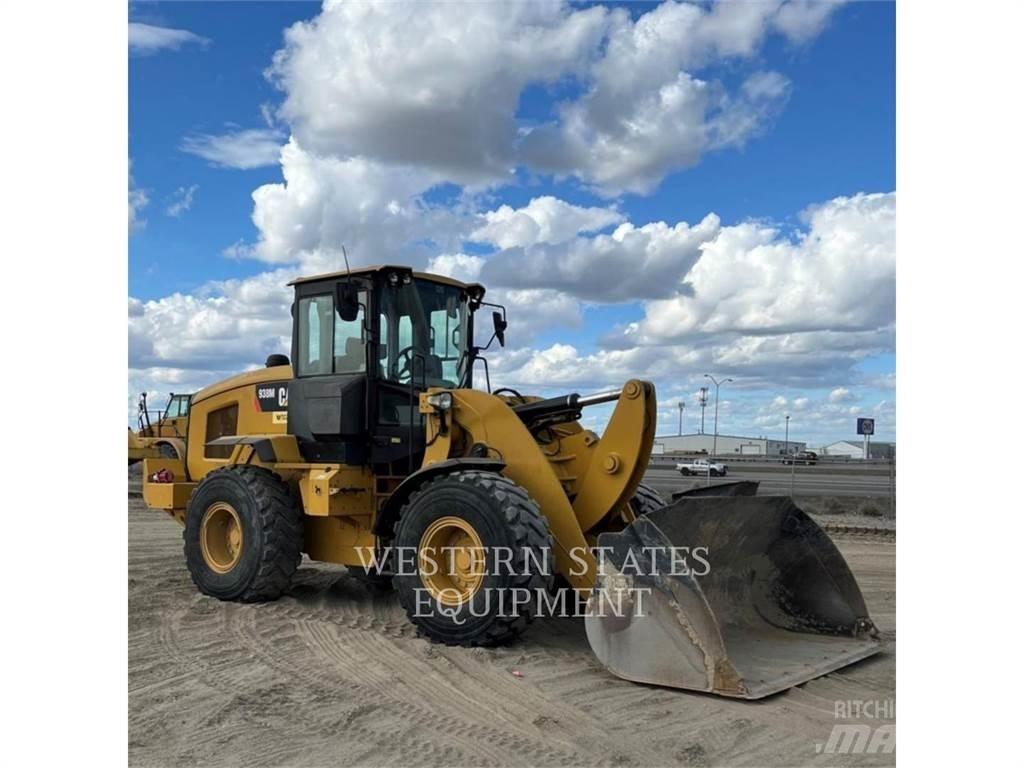 CAT 938M Pale gommate