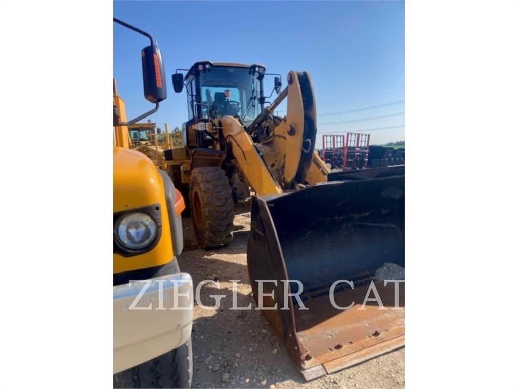 CAT 938M Pale gommate