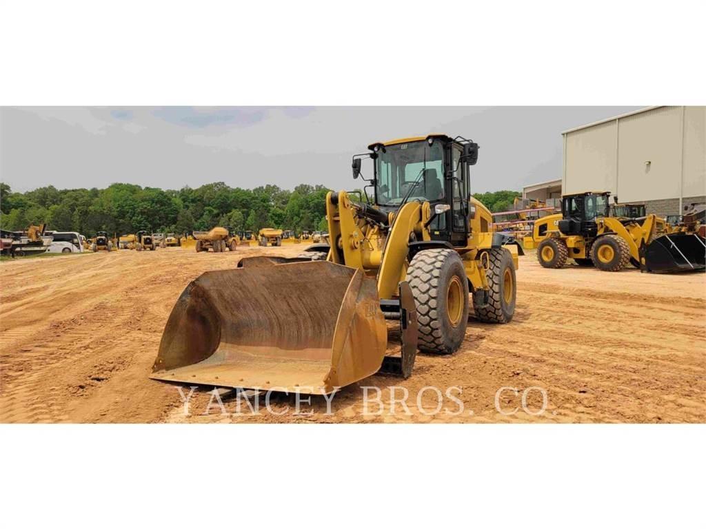 CAT 938M Pale gommate