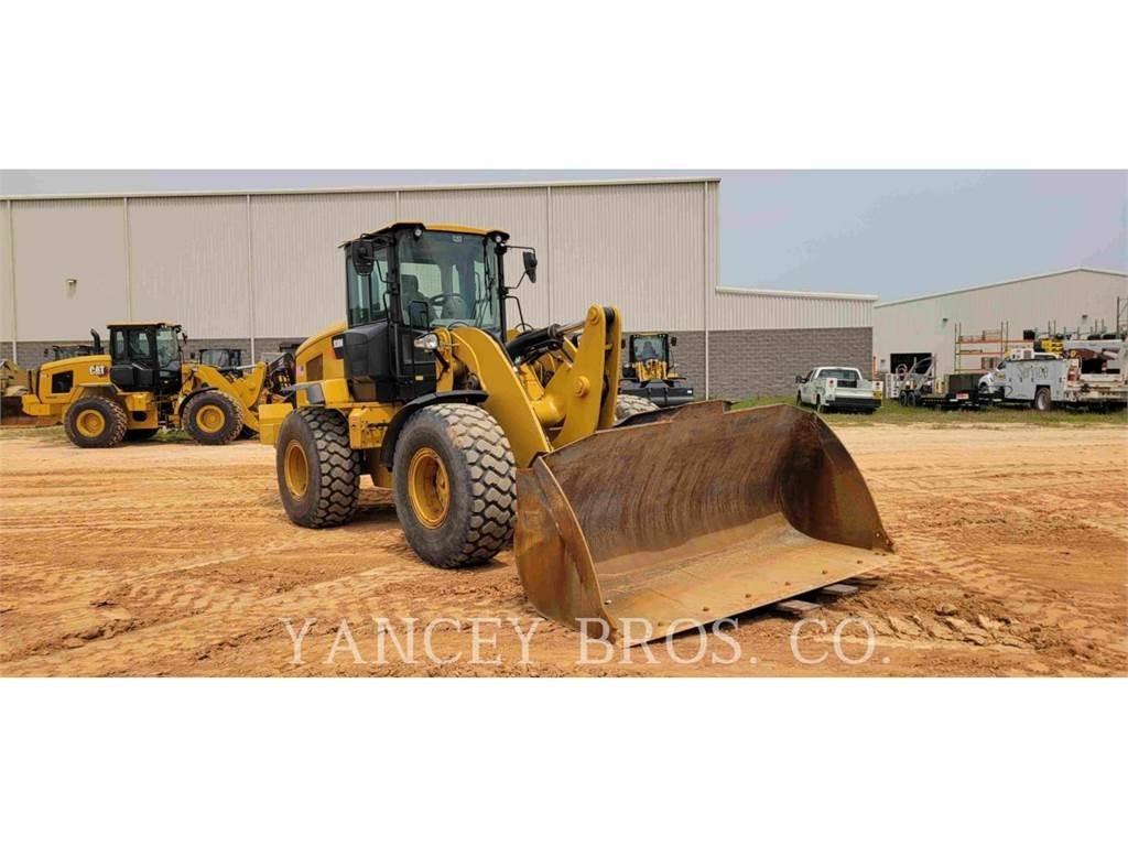 CAT 938M Pale gommate
