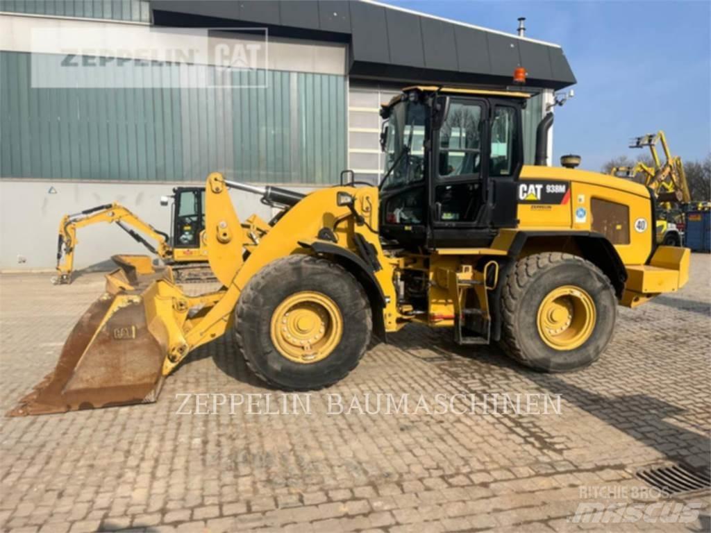 CAT 938M Pale gommate