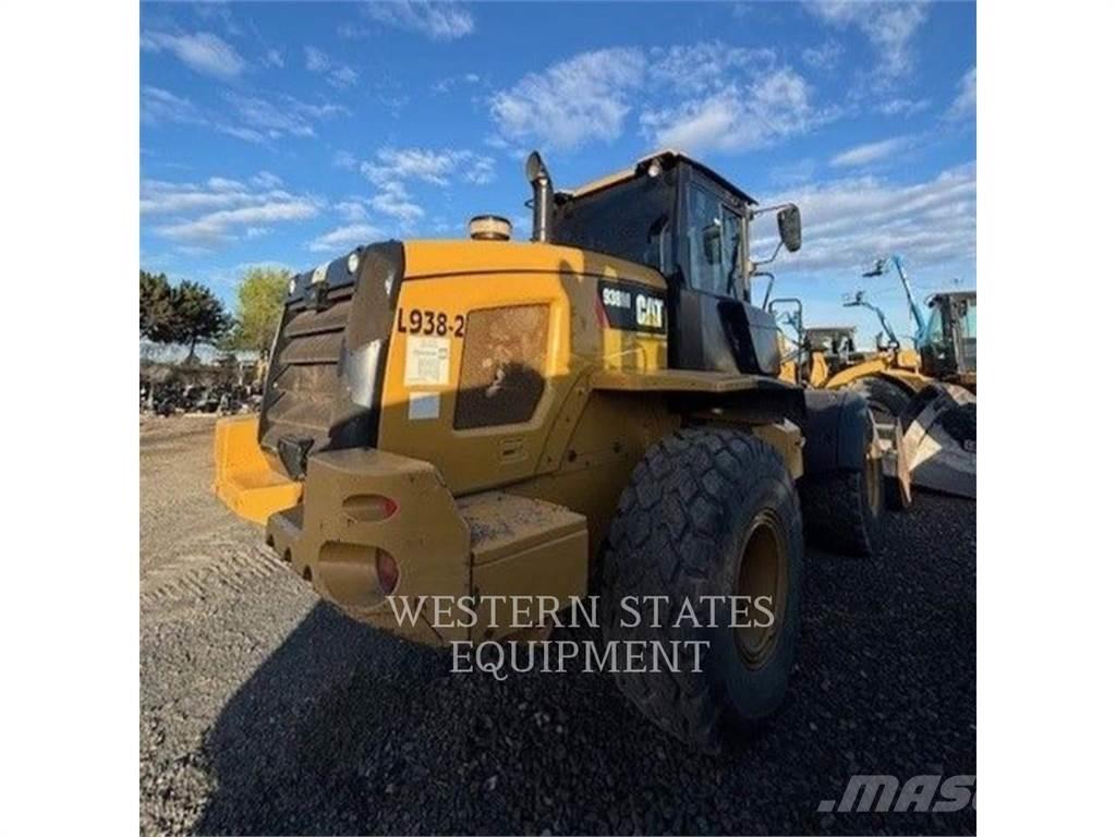 CAT 938M Pale gommate