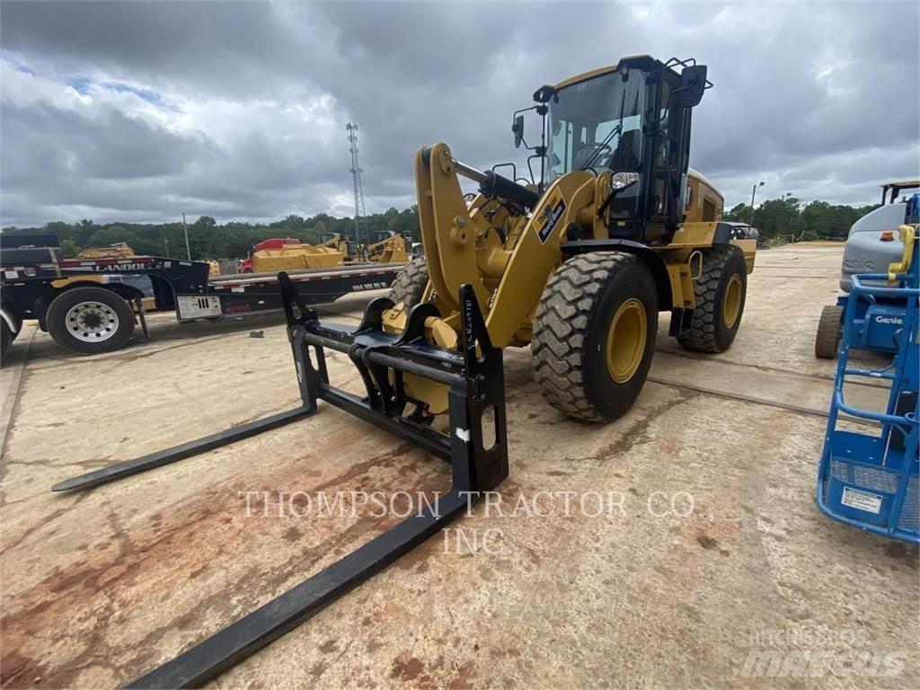 CAT 938M Pale gommate