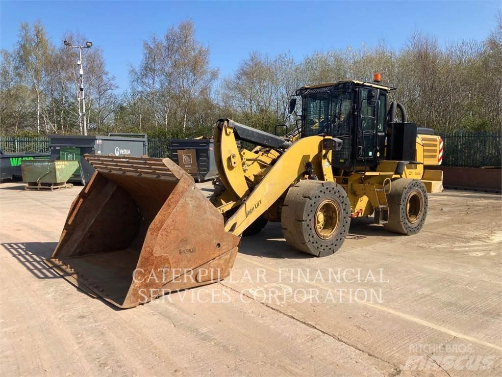 CAT 938M Pale gommate