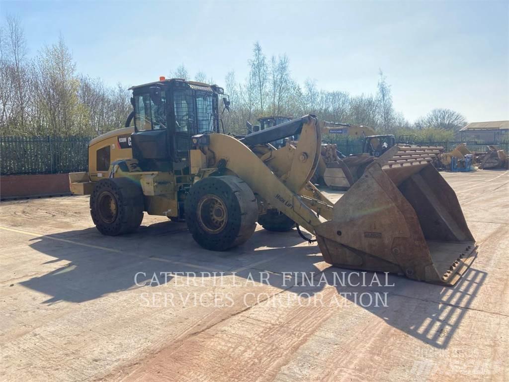 CAT 938M Pale gommate