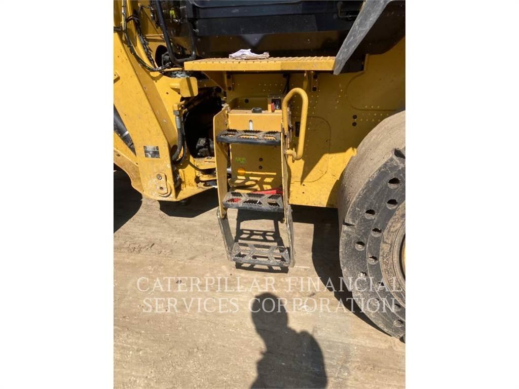 CAT 938M Pale gommate