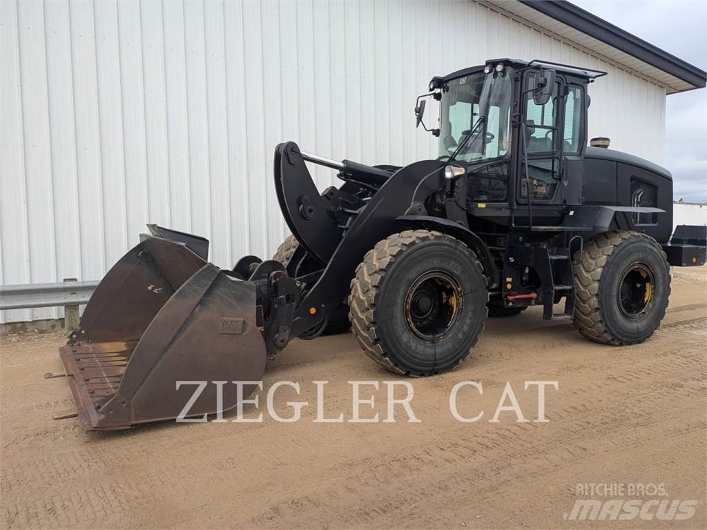 CAT 938M Pale gommate