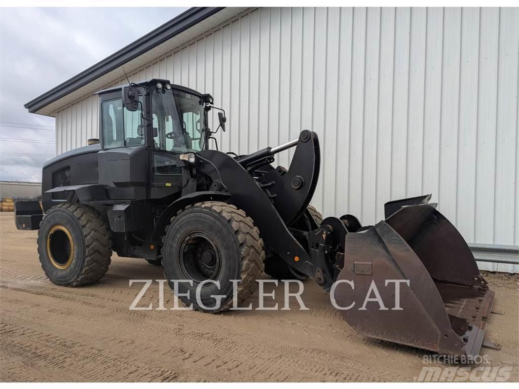 CAT 938M Pale gommate