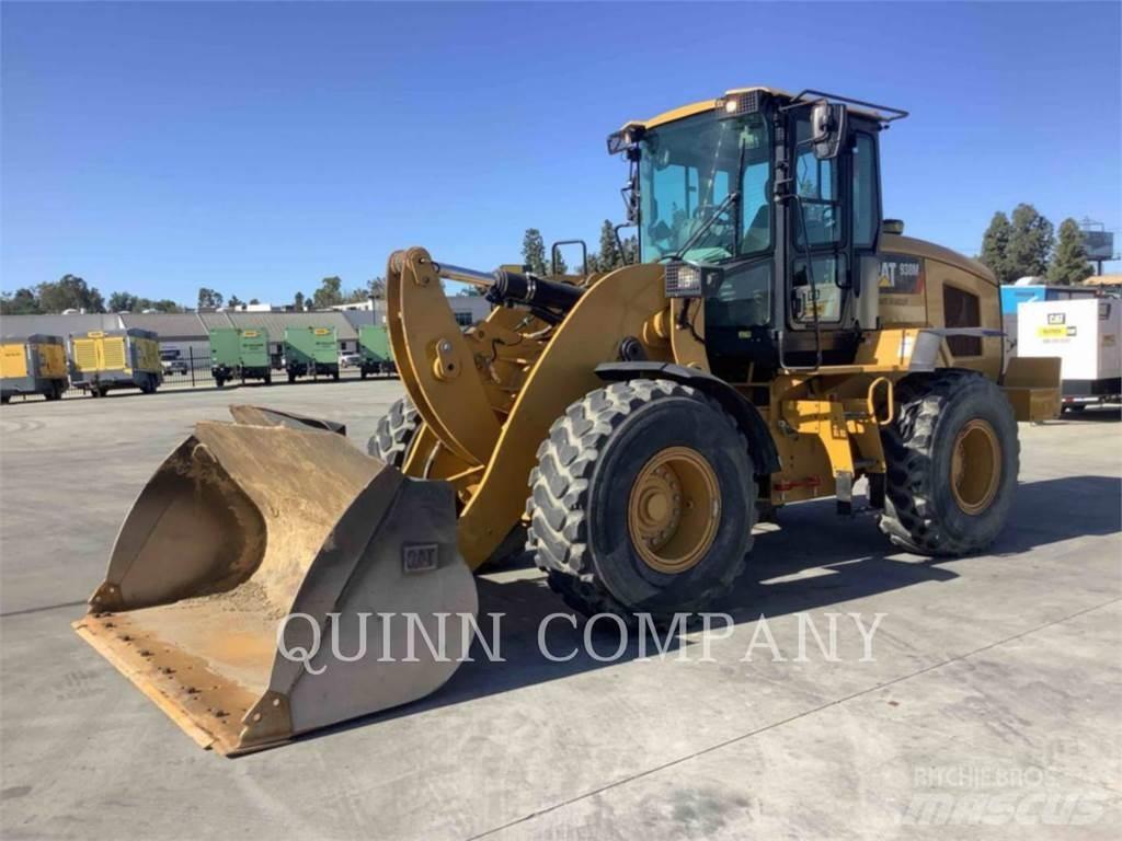 CAT 938M Pale gommate